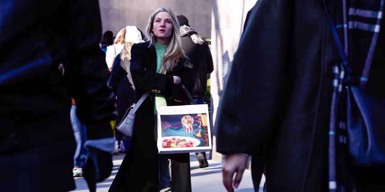 Featured image for Consumers' Spending Defies Economic Gloom Despite Negative Sentiments