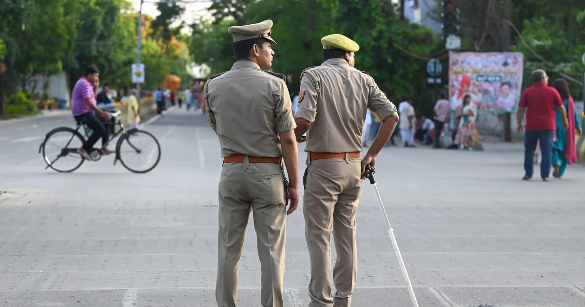 Featured image for Six Men Arrested for Operating Fake Police Stations in Noida and Kolkata