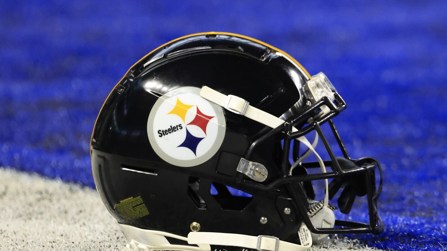 "Steelers Seek Outside Hire for Offensive Coordinator Position, Mike Tomlin Confirms Changes to Coaching Staff"