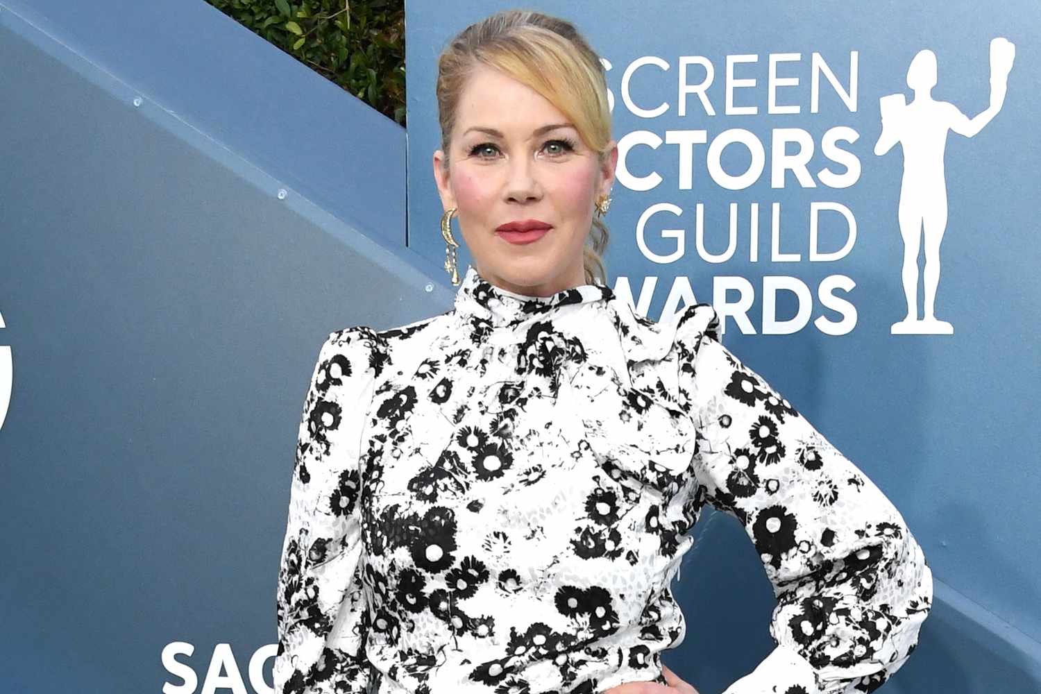 Featured image for Christina Applegate Opens Up About Severe MS Pain