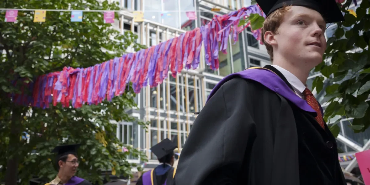 Recent Graduates Face Job Market Challenges Amid Economic and Technological Shifts