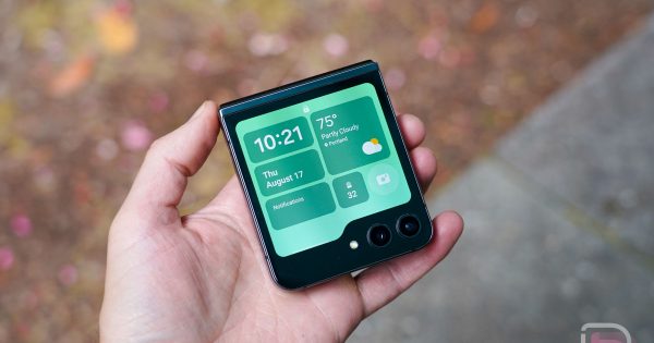 Featured image for Samsung's Massive Holiday Sale: Up to $2,500 Off TVs, Appliances, and Phones