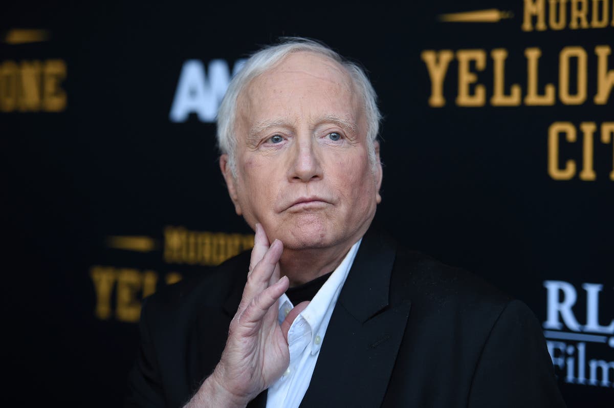Featured image for Richard Dreyfuss Criticized for Anti-LGBTQ Rant After Trying on Dresses
