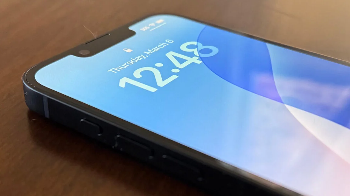 Apple Preps Mid‑Range Hardware Refresh: iPhone 17e, M5 Pro MacBook Pro, and A18 iPads Incoming