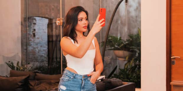 "Expert Tips: How to Embrace and Love Your Looks"