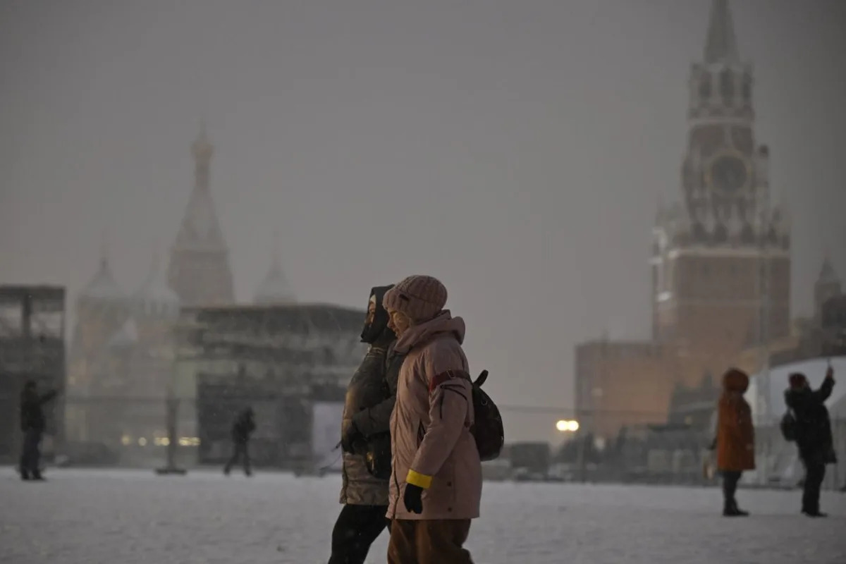 Russian Public Divided on Ending Ukraine War and Returning Occupied Territories