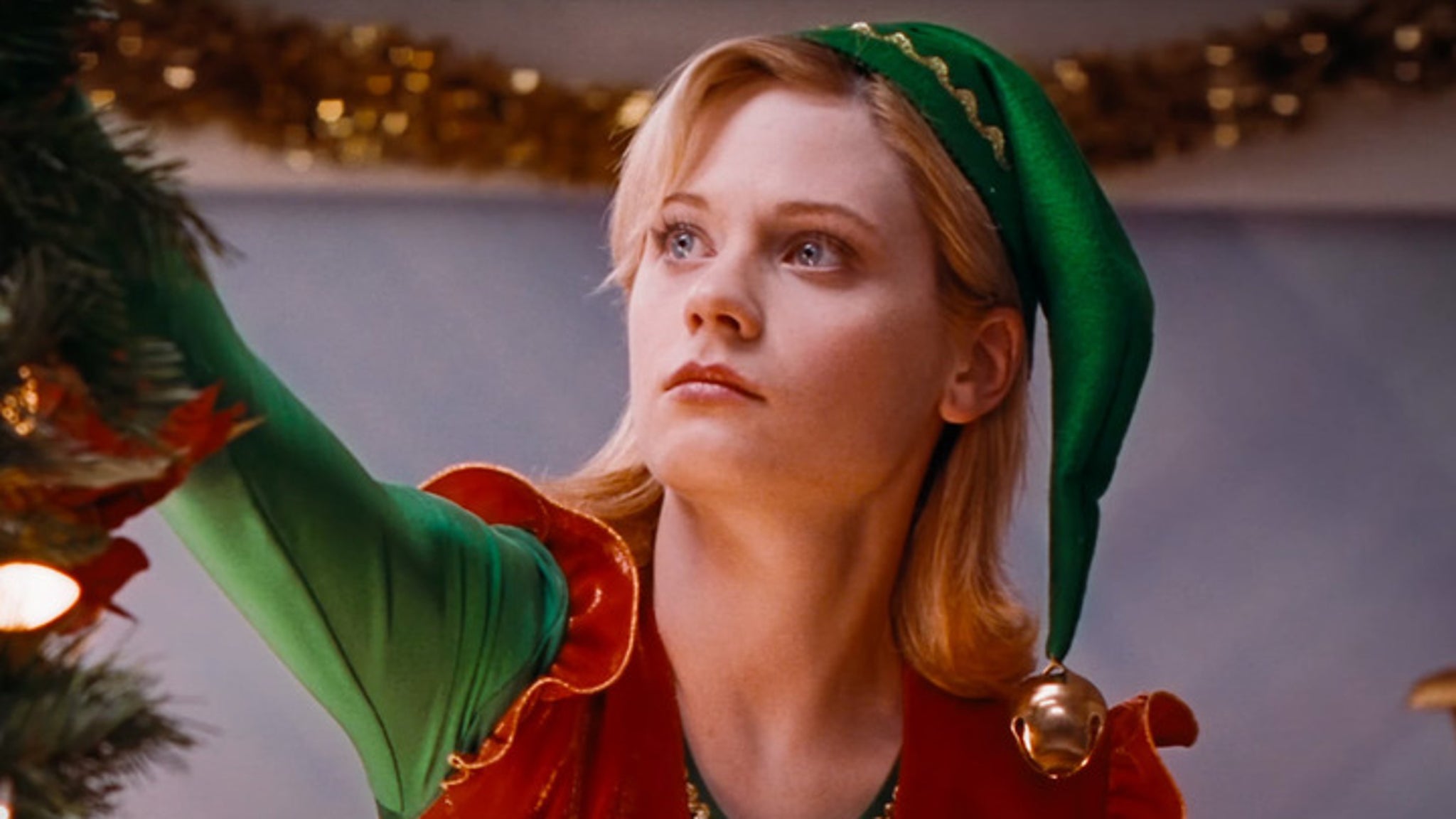 Featured image for "Remember Jovie from 'Elf'? See What She Looks Like Now!"