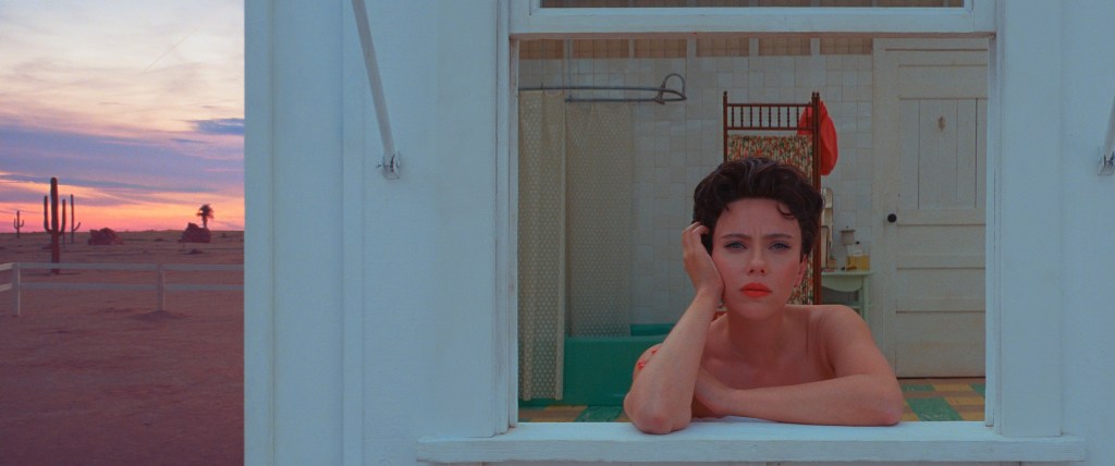 Wes Anderson's "Asteroid City": A Unique Sci-Fi Film with Mixed Reviews