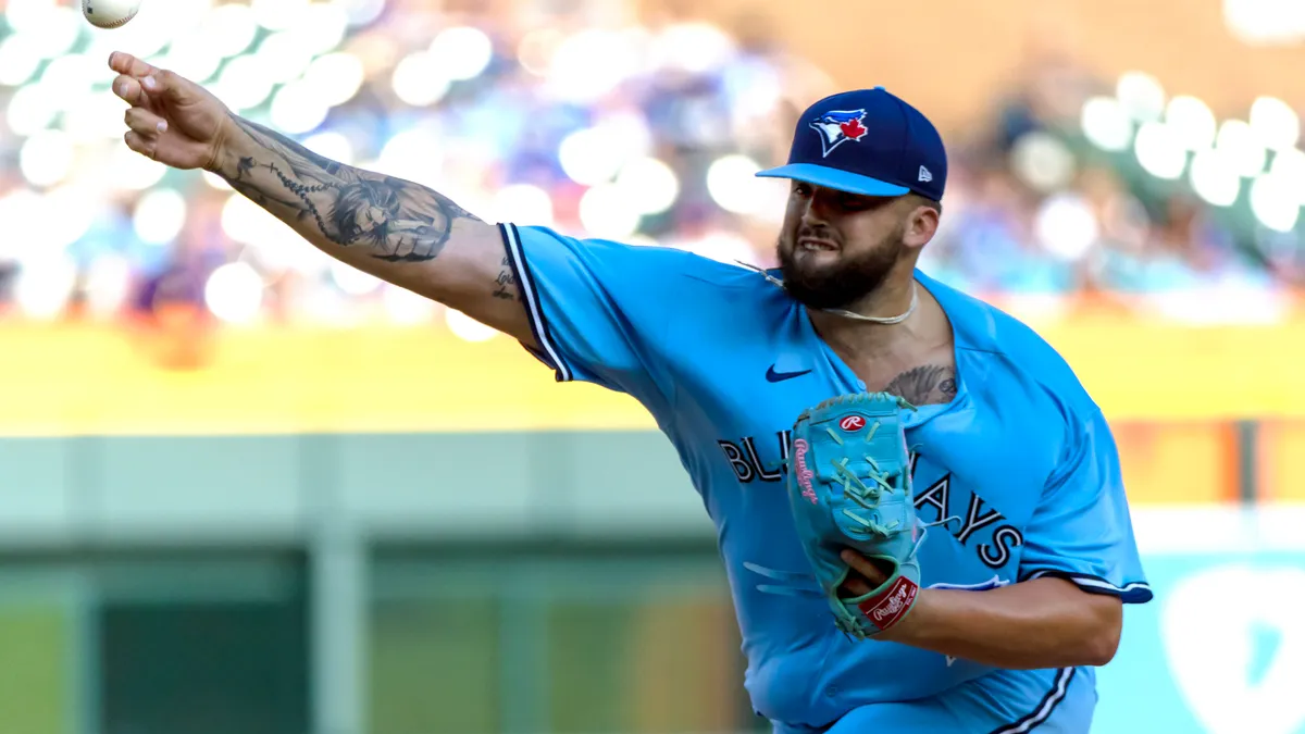 Featured image for "Toronto Blue Jays Dominate Detroit Tigers with 12-2 Victory"