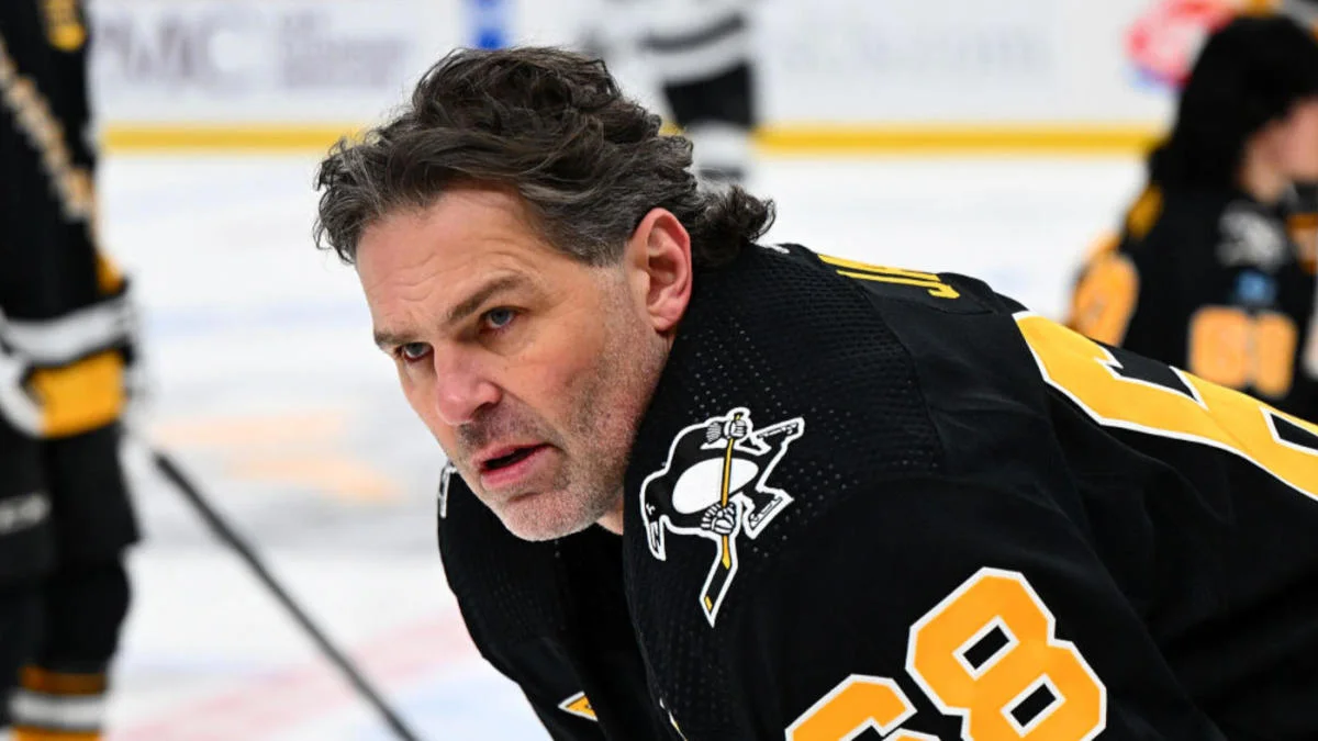 Featured image for Penguins' Jaromir Jagr Bobblehead Theft Prompts Contingency Plan