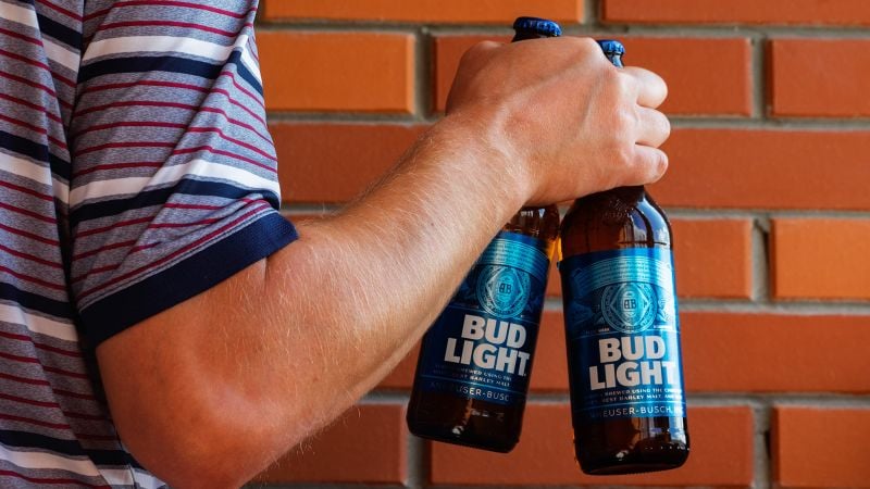 Featured image for Bud Light's Marketing Misstep: Alienating All Instead of Appealing to Everyone.