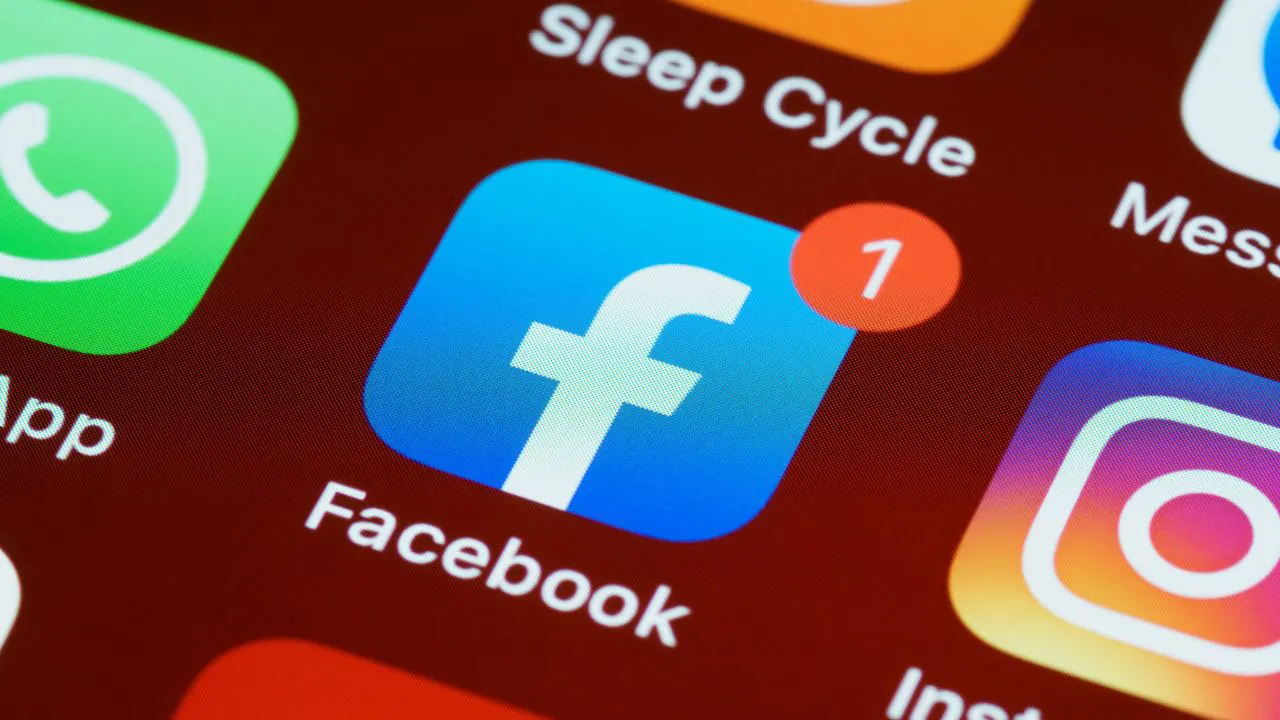 Facebook Glitch Exposes Online Stalkers by Sending Friend Requests to Visited Profiles