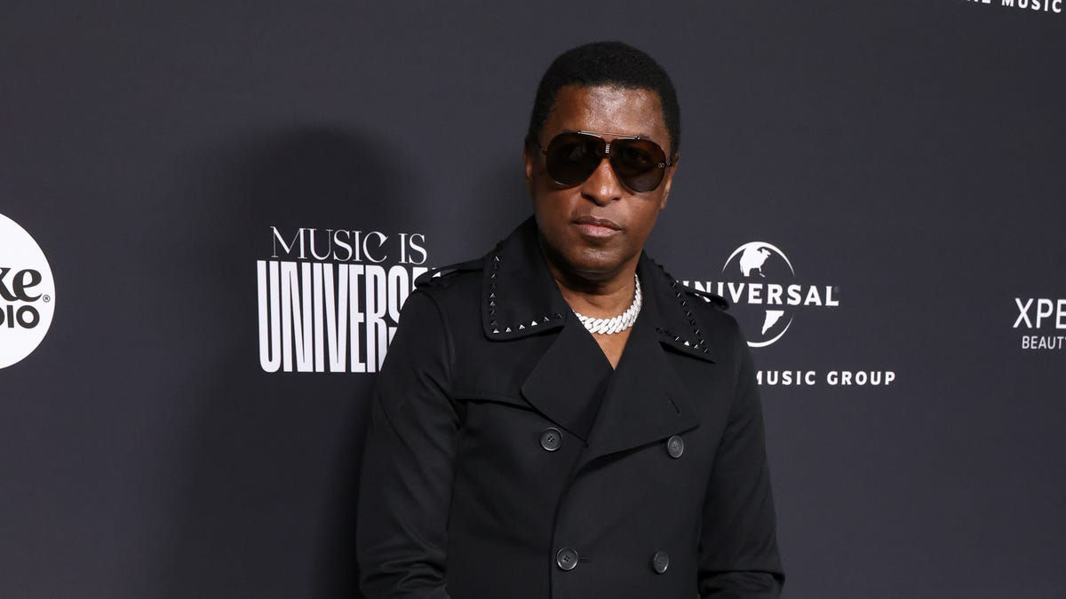 Featured image for Anita Baker's Request for Babyface to Not Perform Sparks Fan Backlash.