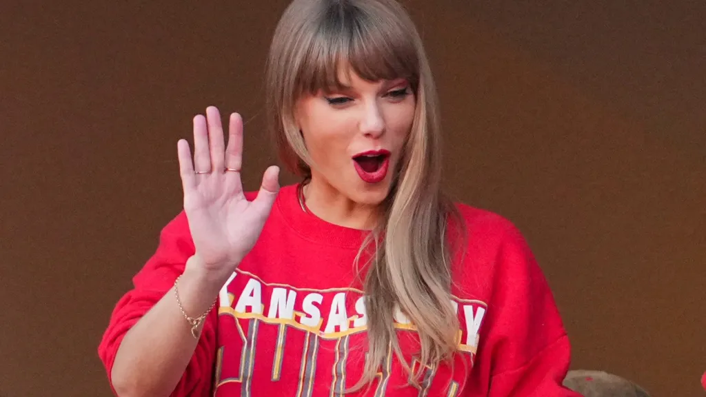 Featured image for "Taylor Swift's Homemade Pop-Tarts: A Sweet Surprise for the Chiefs"