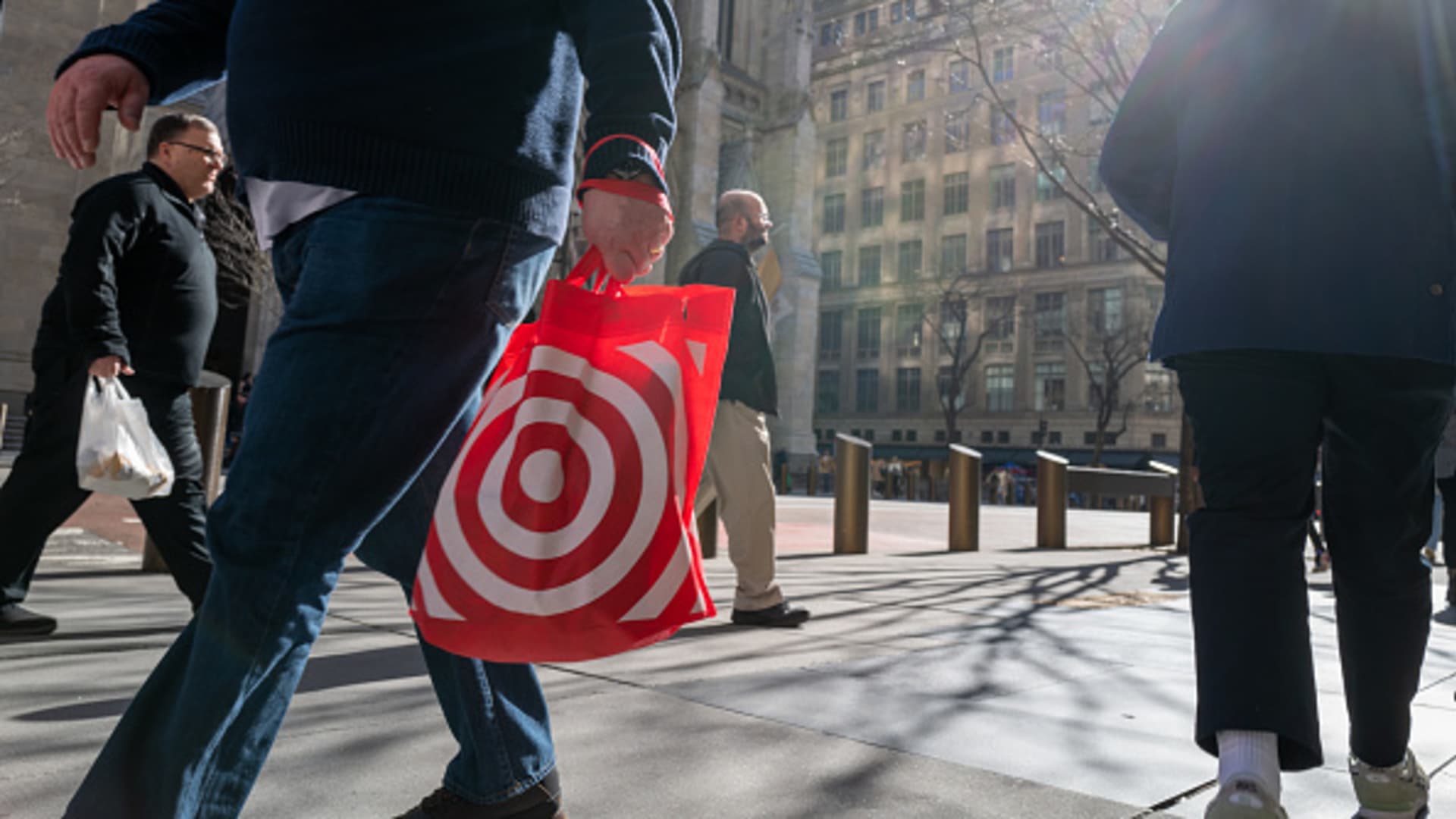Rising Inflation Spurs Increase in Side Jobs for Americans Living Paycheck to Paycheck