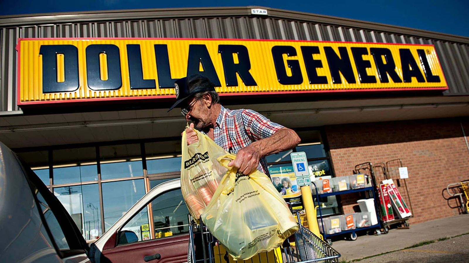 Dollar General's Q1 Earnings Disappoint, Stock Plummets.