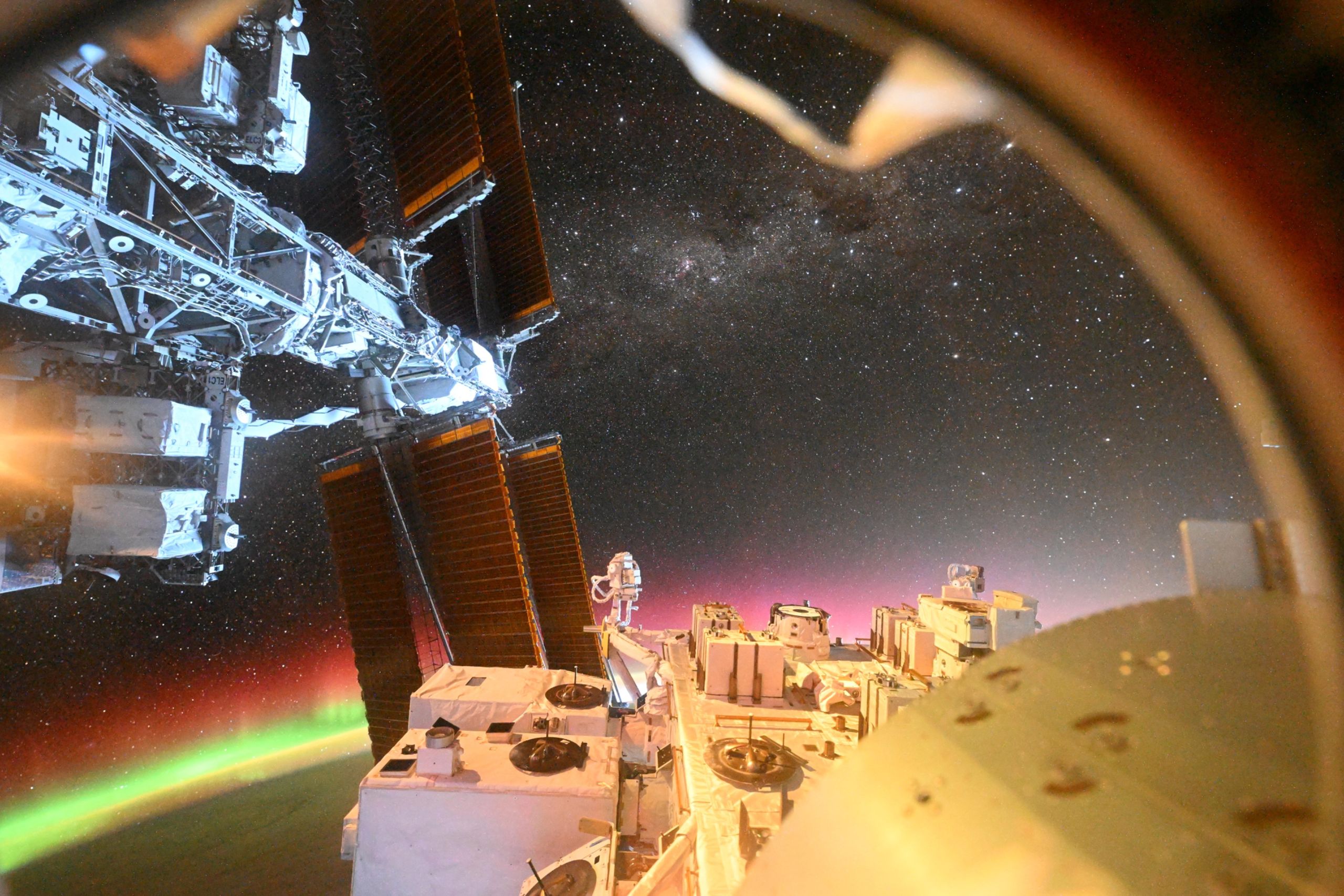Featured image for Japanese Astronaut Captures Stunning Aurora from Space Station