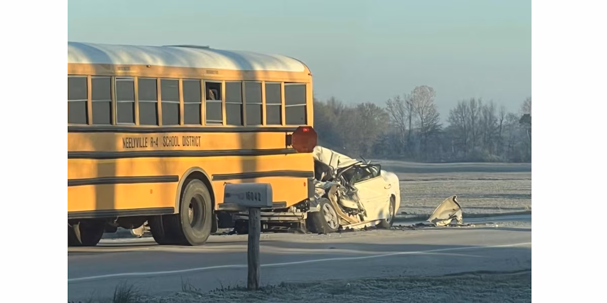 Neelyville R-4 school bus involved in 2-vehicle crash, 1 injured.