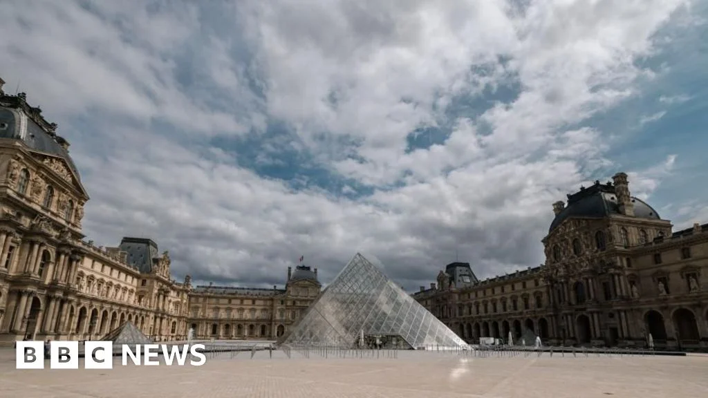 Louvre in Paris Closes Following Robbery