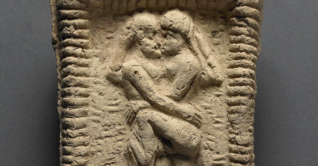 Featured image for "The Origins of the First Kiss Revealed by Archaeology"