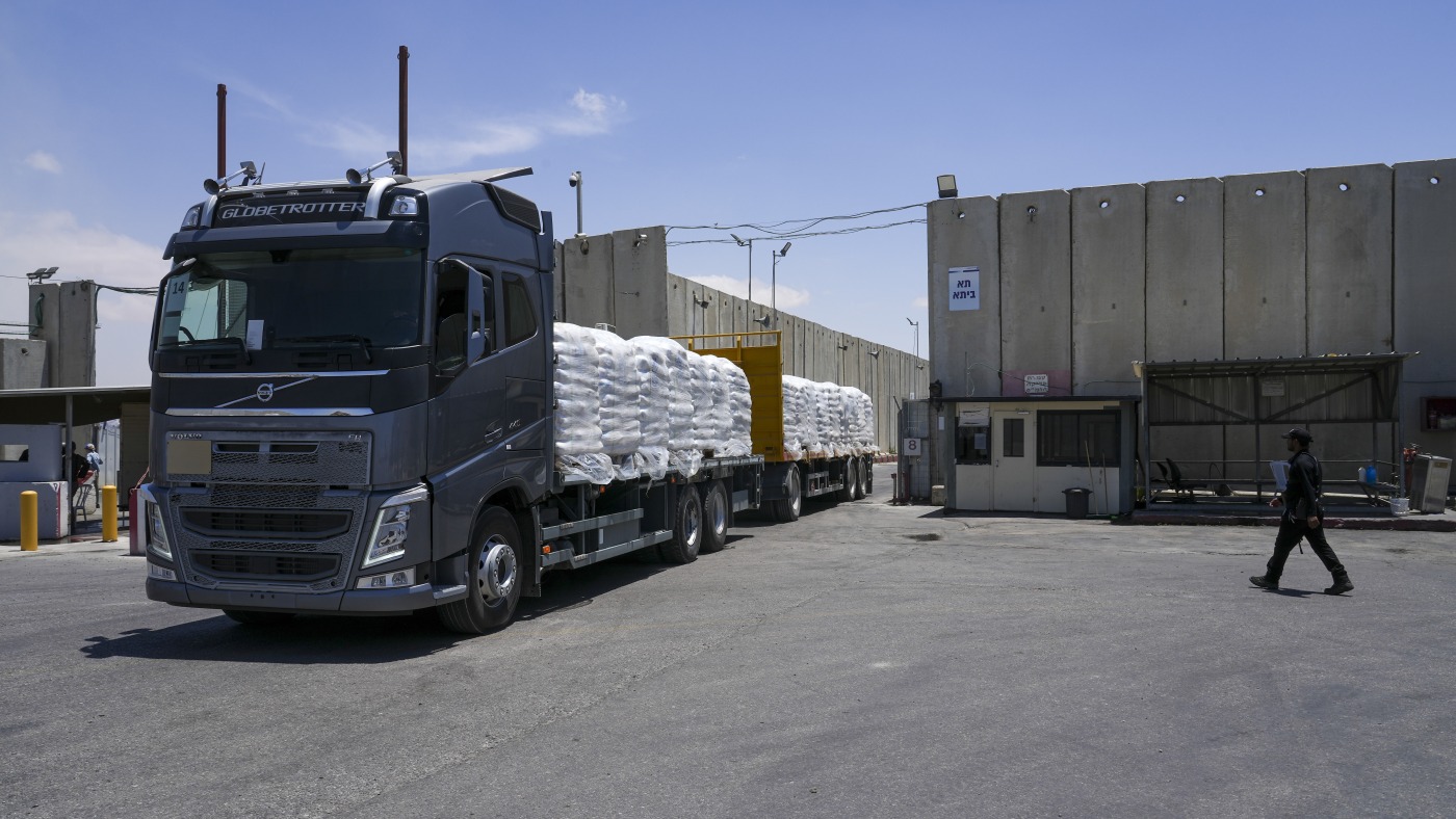 Featured image for UN Halts Gaza Aid Amid Rising Violence and Looting