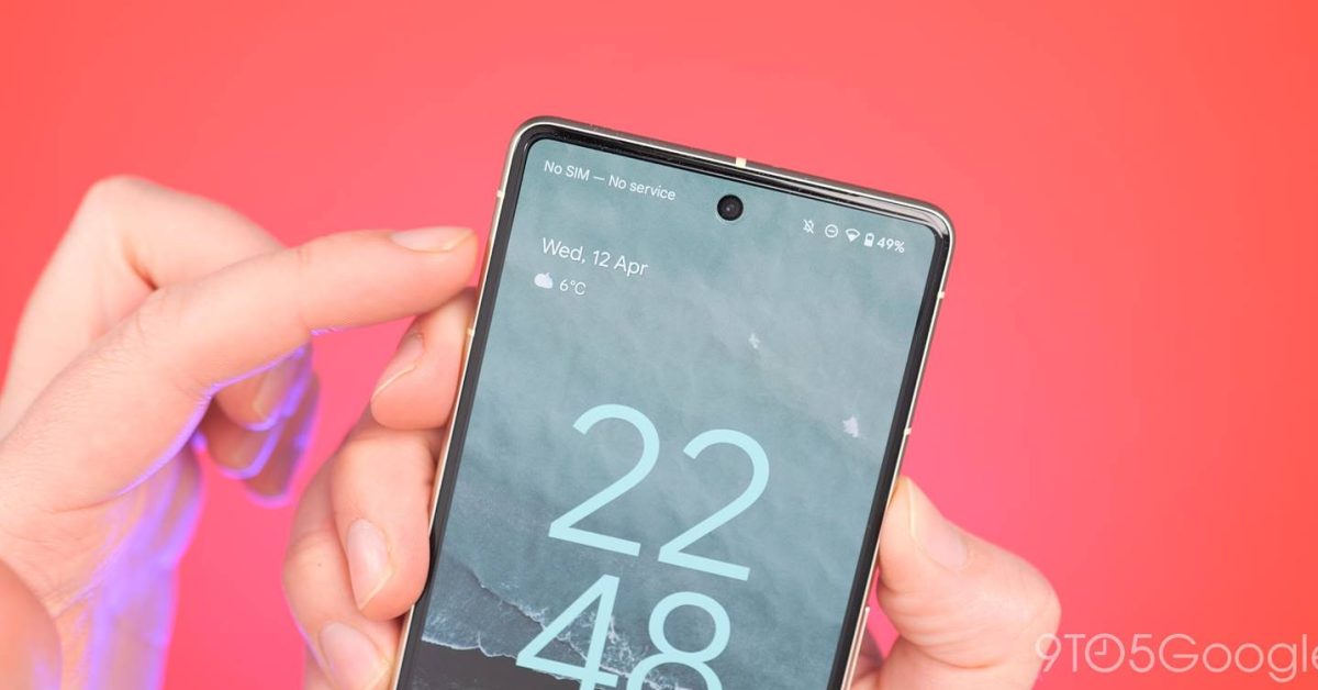 Featured image for Pixel's At a Glance feature keeps you updated on rideshare status.
