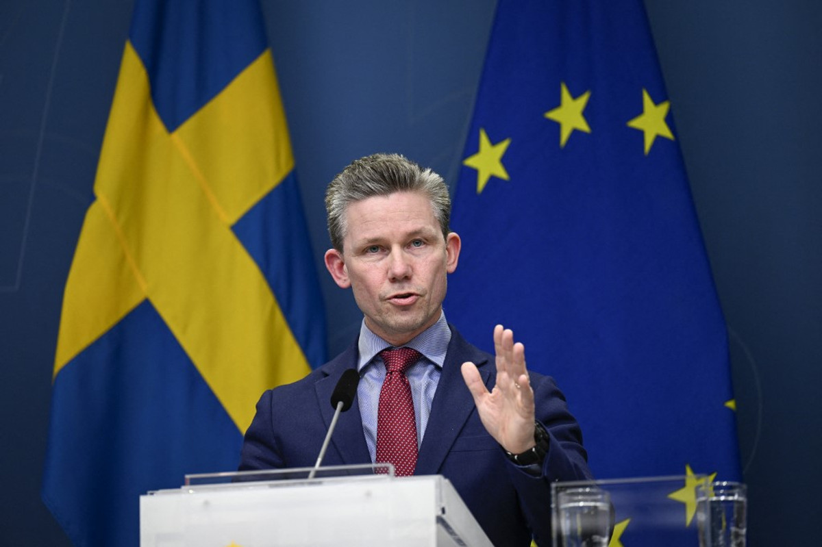 "Sweden's Record $683 Million Military Aid Package for Ukraine"