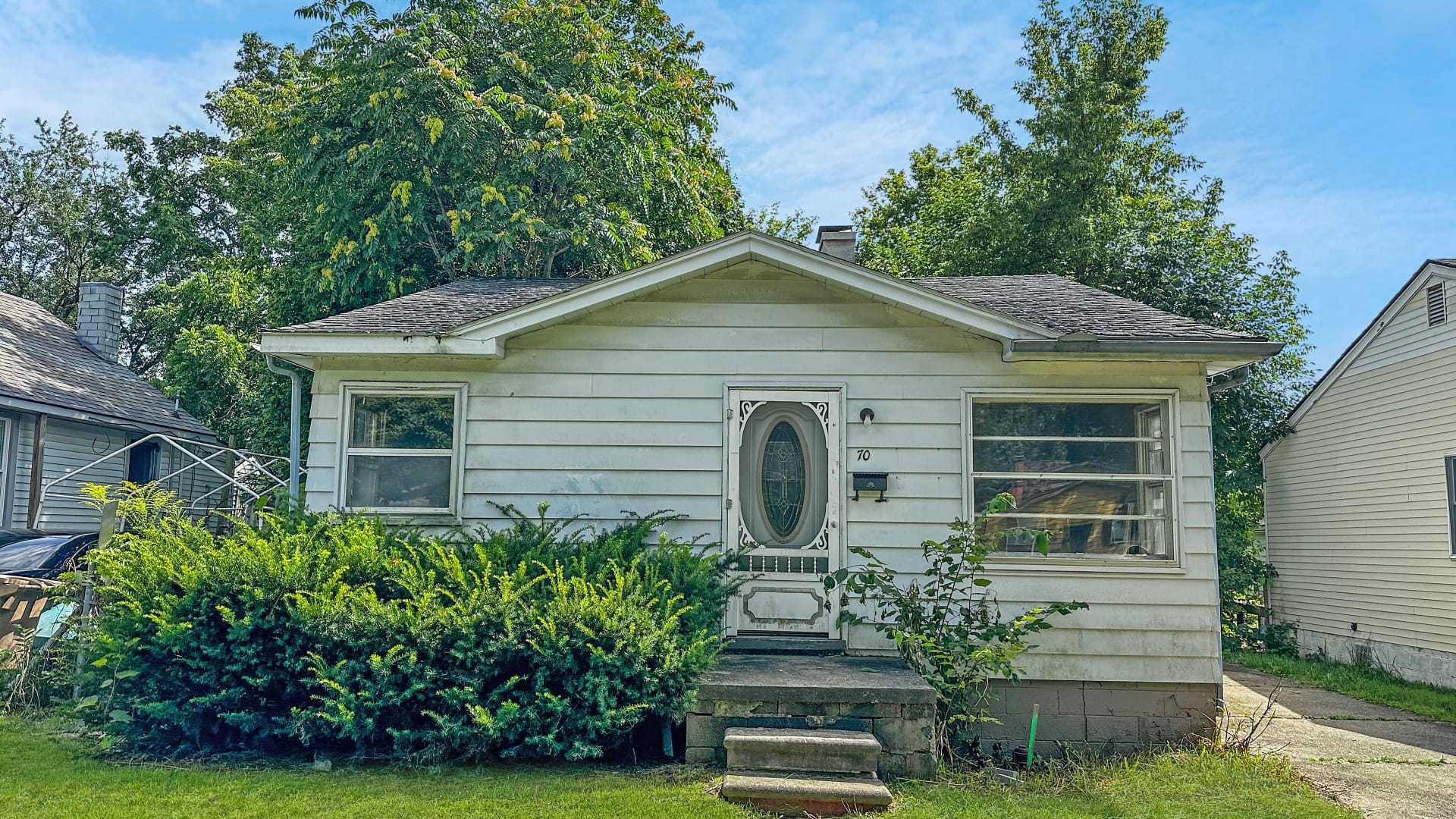 "$1 Pontiac Home: The World's Cheapest and Most Unconventional Listing"