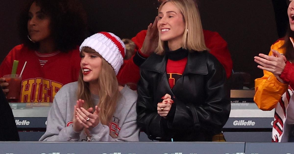 "Taylor Swift Supports Travis Kelce at Chiefs vs. Patriots Game"