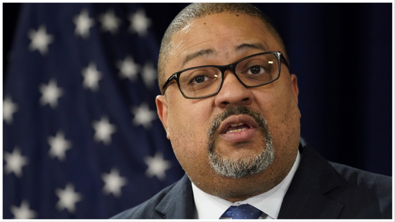 "NY Prosecutor Pursues Trump Case with Backup Plan Amid Legal Battles"