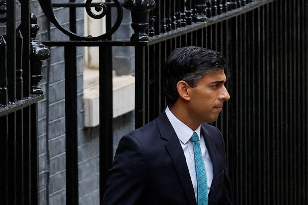 "Rishi Sunak's Immigration Policy Sparks Revolt in UK Parliament"