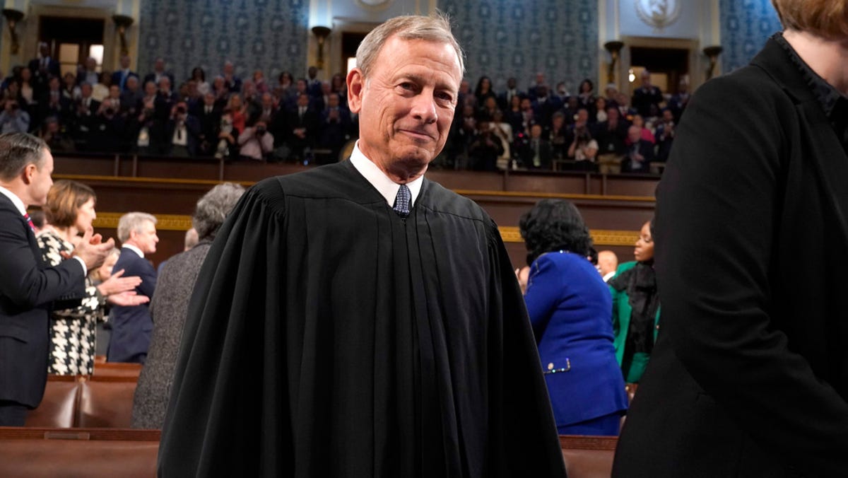 Supreme Court Chief Justice Roberts Addresses Ethics Review Amid Clarence Thomas Controversy