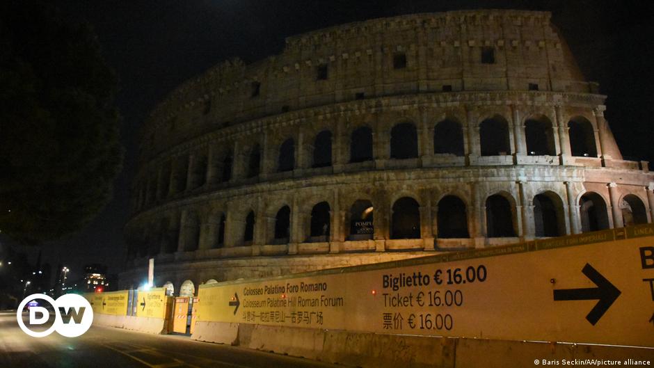 Featured image for "Colosseum Vandalism: German Teen Caught in the Act"
