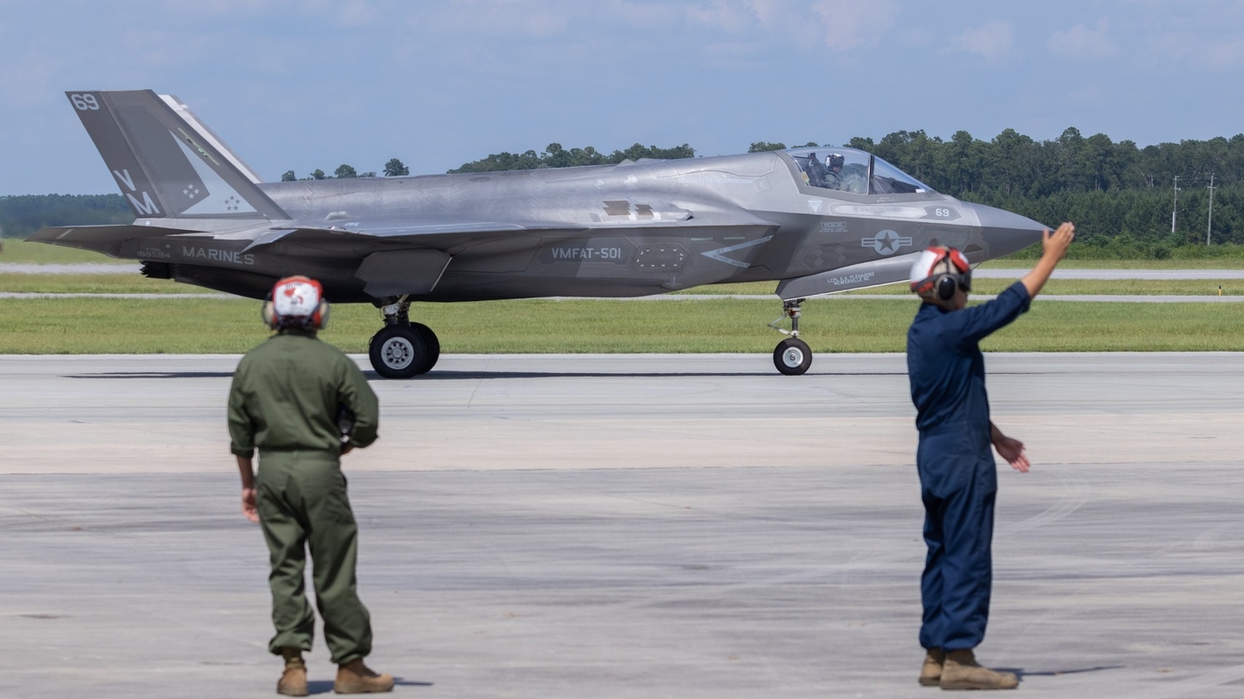 "Search underway for missing F-35 fighter jet in South Carolina after pilot ejects"