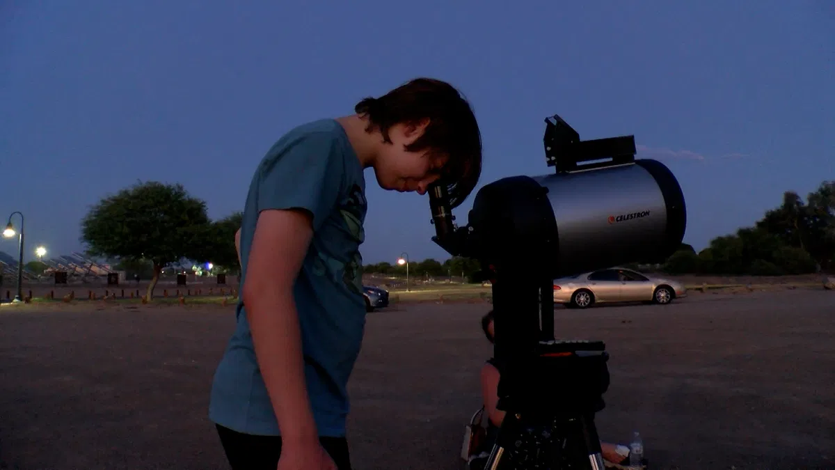 "Stargazing Under the City Lights: Yuma's Free Event at West Wetlands Park"