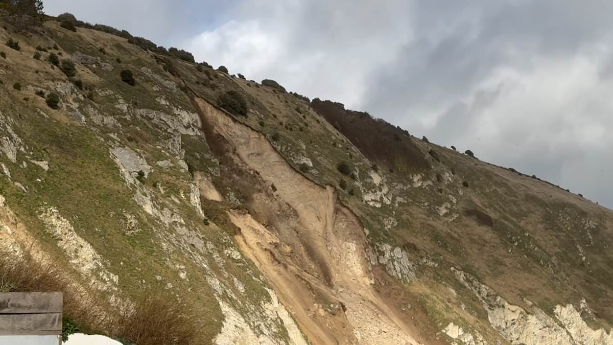 Featured image for Dramatic Landslide: Rock Crumbles into Sea on Dorset's Jurassic Coast