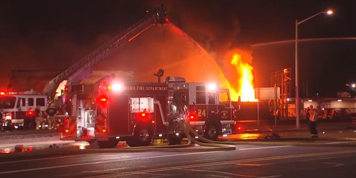 Featured image for "Blaze Forces Closure of Grand Avenue Sections in Glendale"