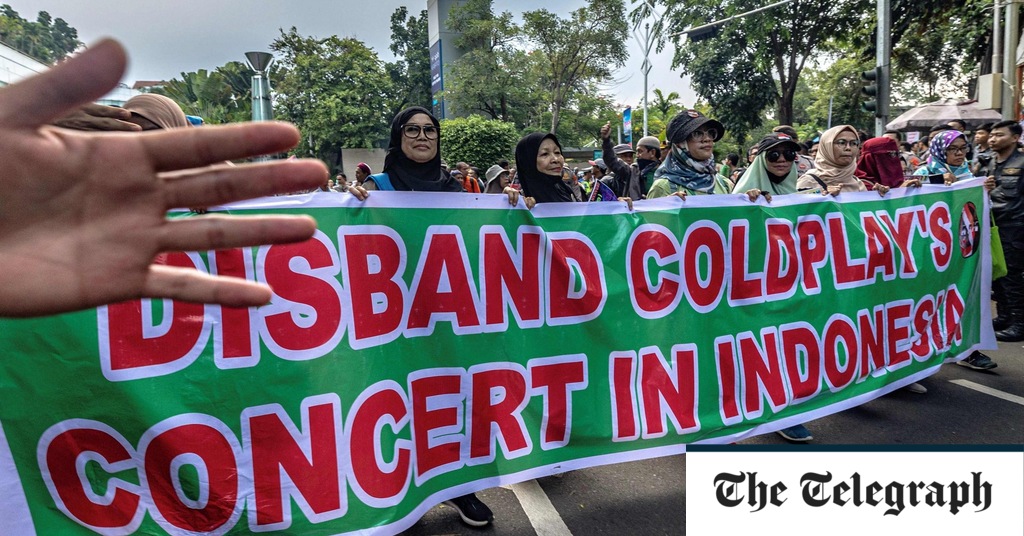 Muslim Anti-LGBT Groups Protest Coldplay's Concert in Indonesia Over LGBTQ+ Support