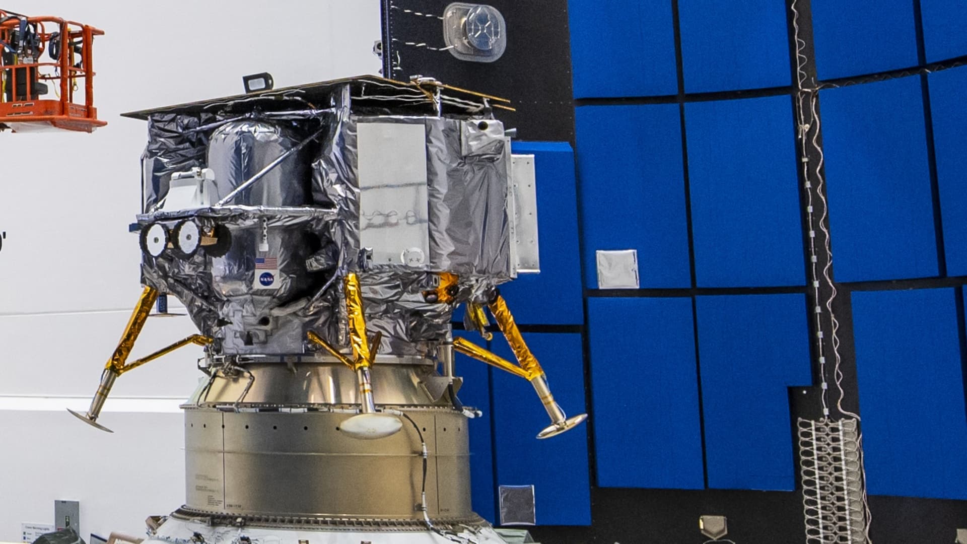 "Failed Moonshot: U.S. Company's Lunar Lander Doomed to Burn Up in Earth's Atmosphere"
