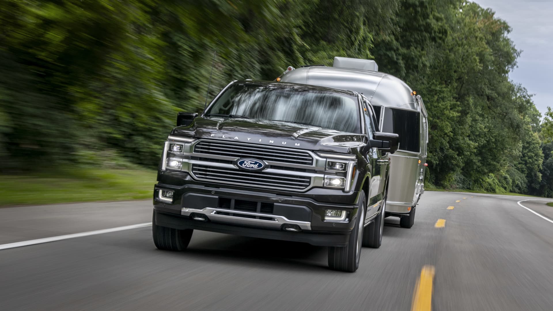Featured image for Ford ramps up F-150 hybrid production amid EV sales slump