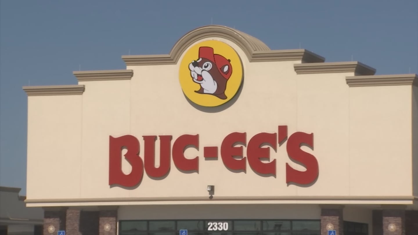 "Central Florida Welcomes World's Largest Buc-ee's Gas Station"