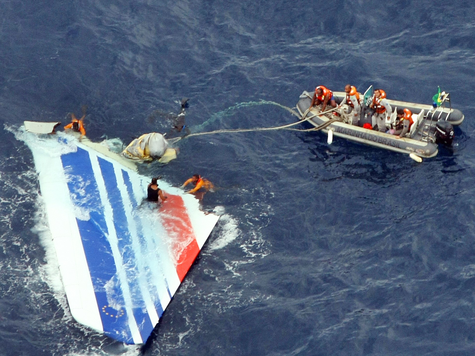 Featured image for Air France and Airbus acquitted in 2009 Rio-Paris crash trial.