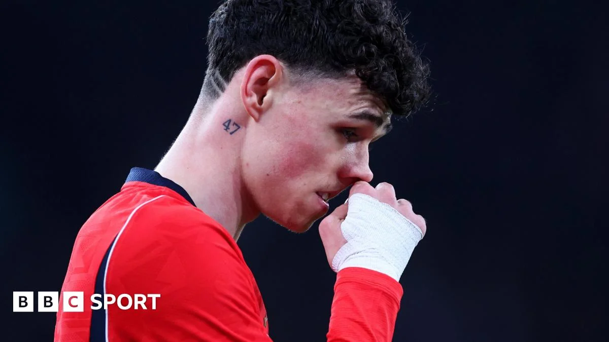 Foden fails to seize chance as England draw Uruguay, clouding World Cup hopes