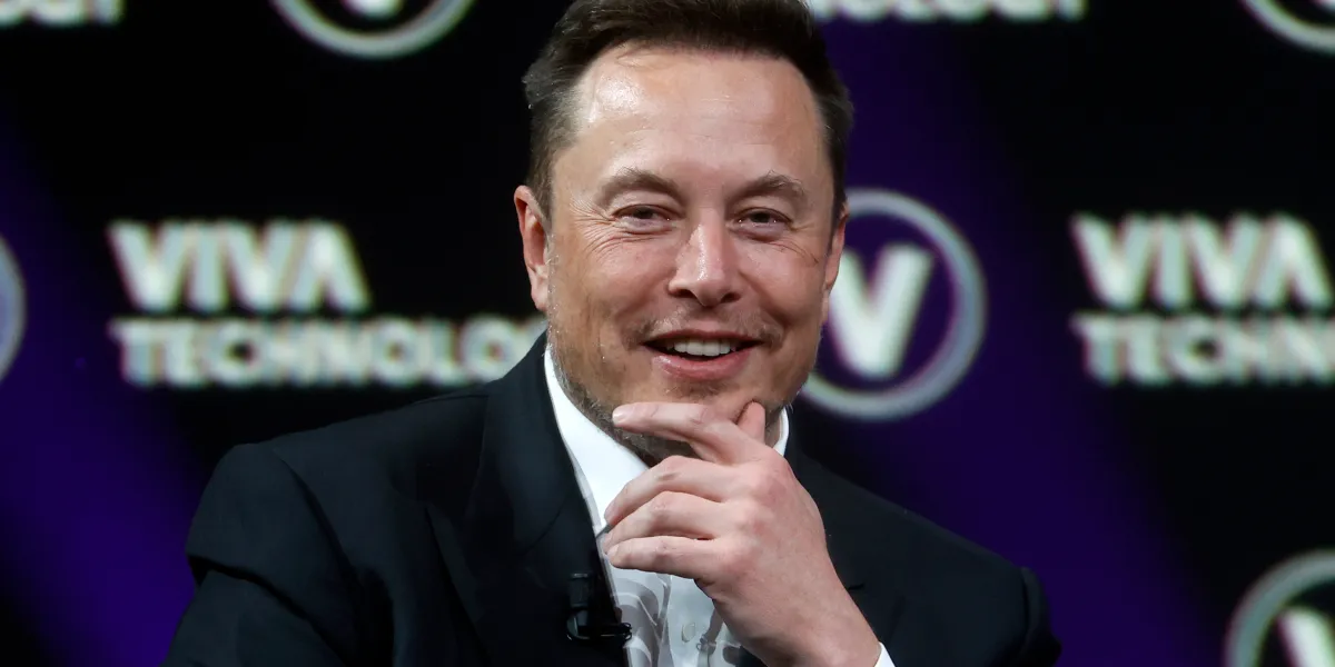 Featured image for Elon Musk's Controversial Moves on X: Removing Headlines and Promoting Free Speech