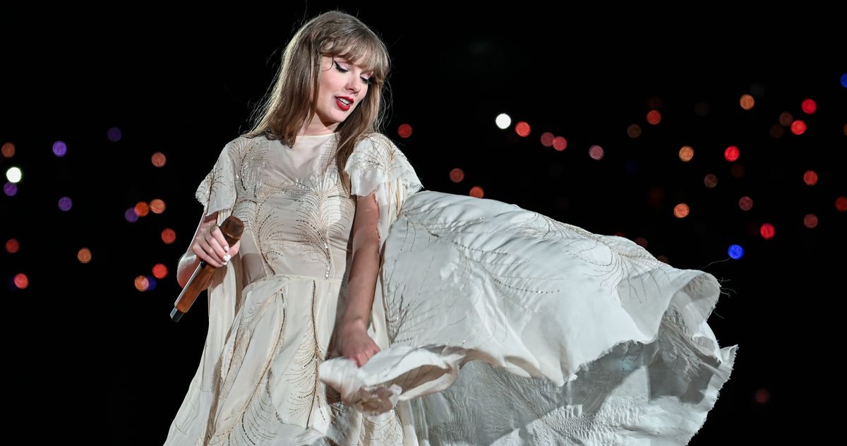 Featured image for Taylor Swift's 'TTPD' Tops Charts, Surpasses Billie Eilish