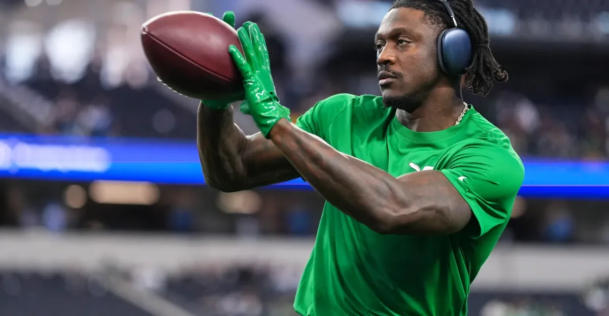 Eagles weigh Brown’s future as Goedert signs a one-year deal