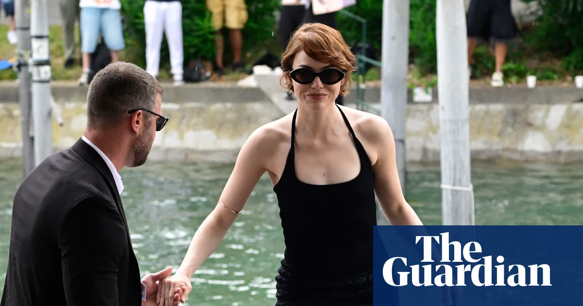 Featured image for Emma Stone's 'Bugonia' Explores Reality and Alien Beliefs