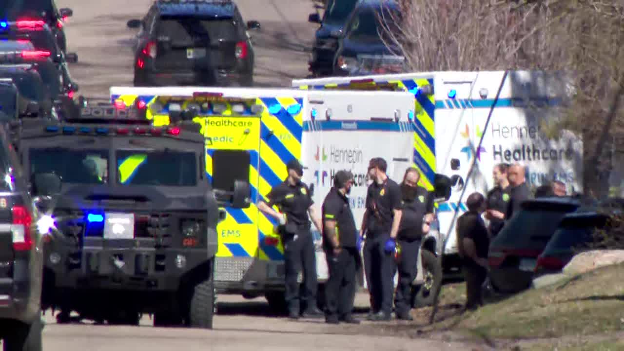 Featured image for "Minnetonka Warrant Execution: 2 Deputies Injured in Shooting Incident"