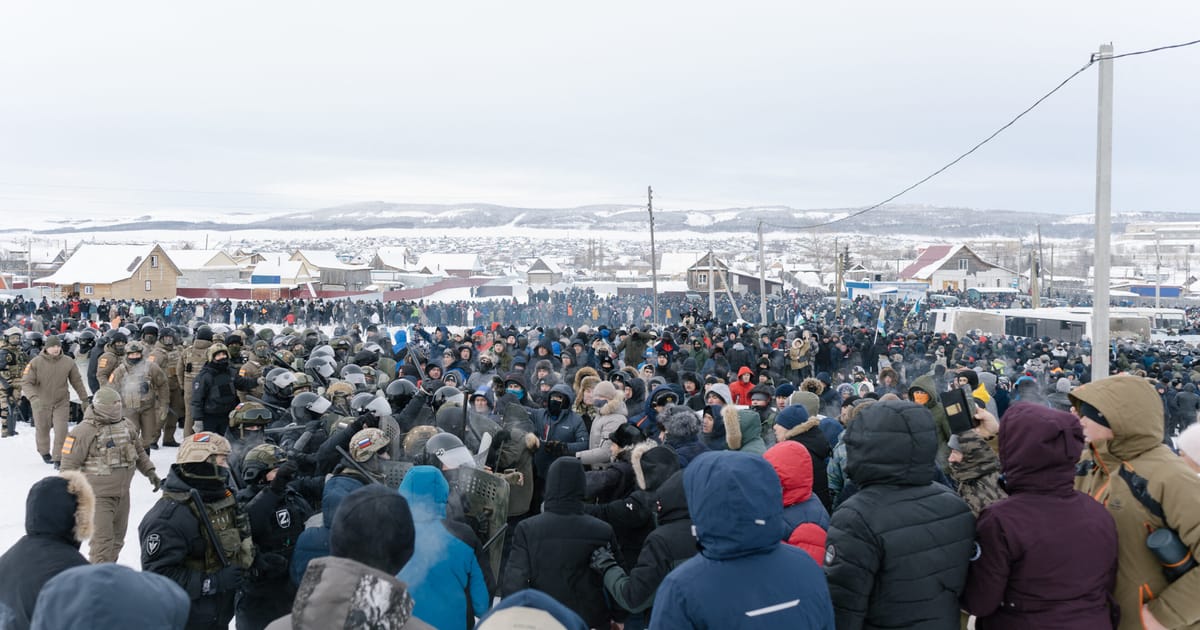 "Rural Russia Protests: Activist's Supporters Bring Grievances to Regional Capitals"