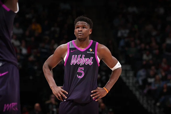 Edwards Sparks Debate With Neutral Take After Minnesota Shooting